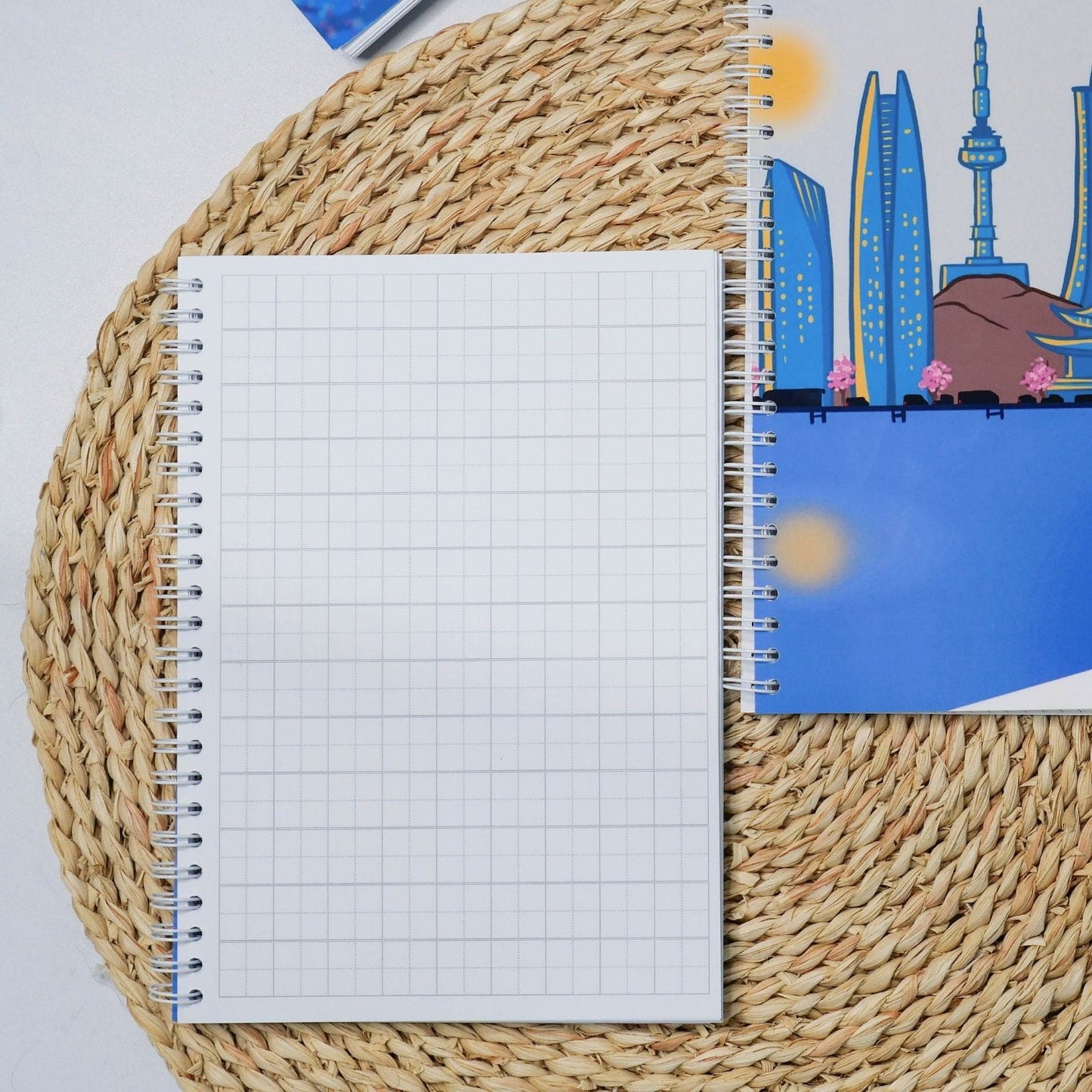 AZJATYCKIE JĘZYKI Notebook (Spiral-Bound) / Zeszyt z koreańskim motywem (kot)