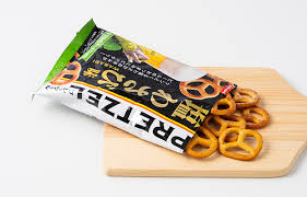 ITO Pretzel Salt Wasabi / Precle japońskie o smaku wasabi i soli 40 g
