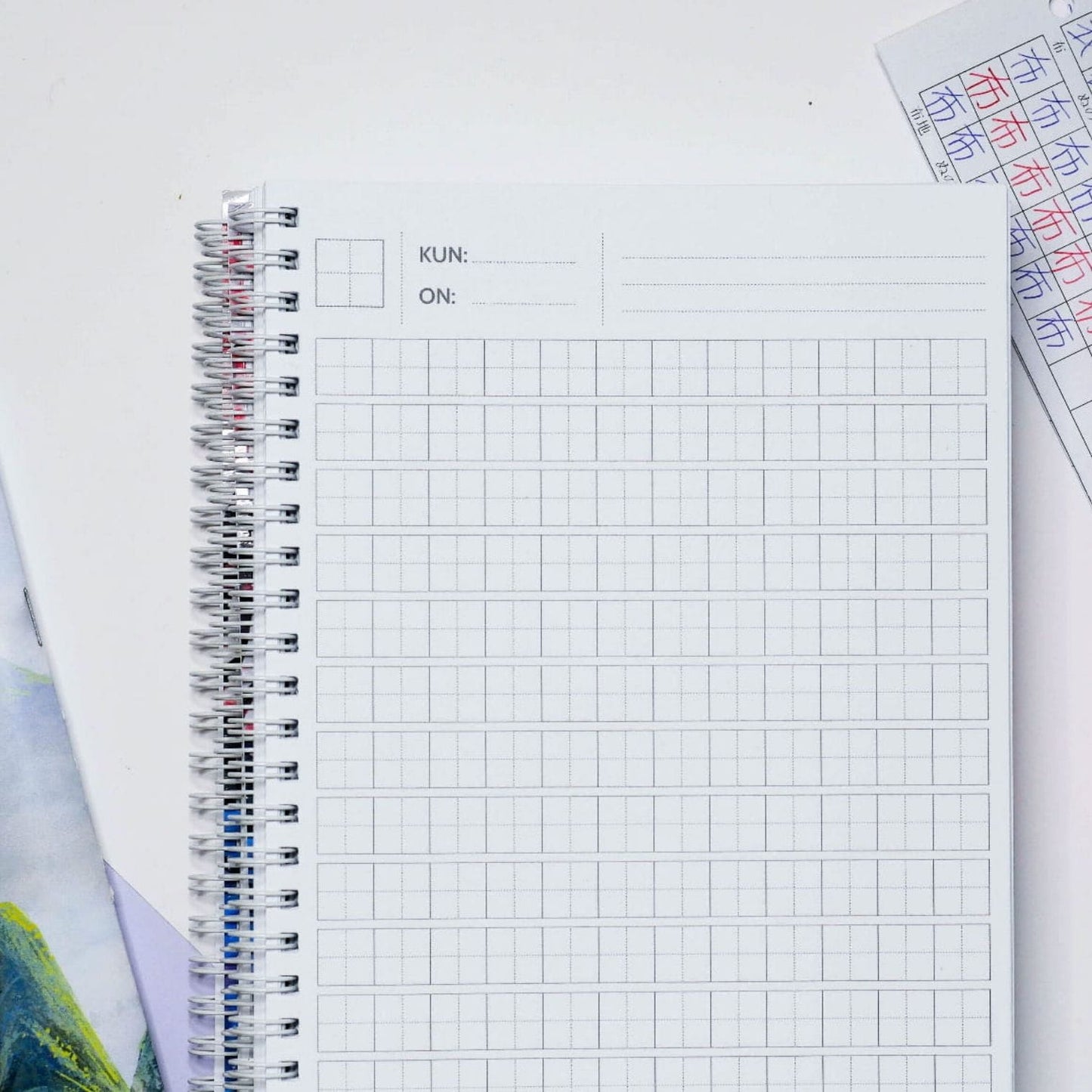 AZJATYCKIE JĘZYKI Kanji Notebook (Spiral-Bound) / Zeszyt do kanji z japońskim motywem