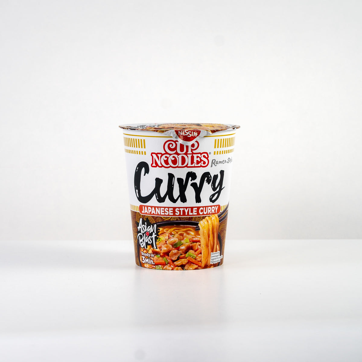 NISSIN Cup Noodles Japanese Style Curry Ramen / Zupa Ramen w kubku Curry 67 g