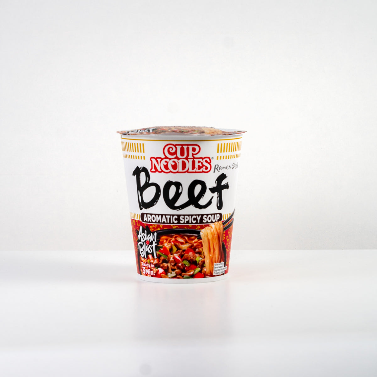 NISSIN Cup Noodles Beef Ramen / Zupa Ramen w kubku Wołowina 64 g